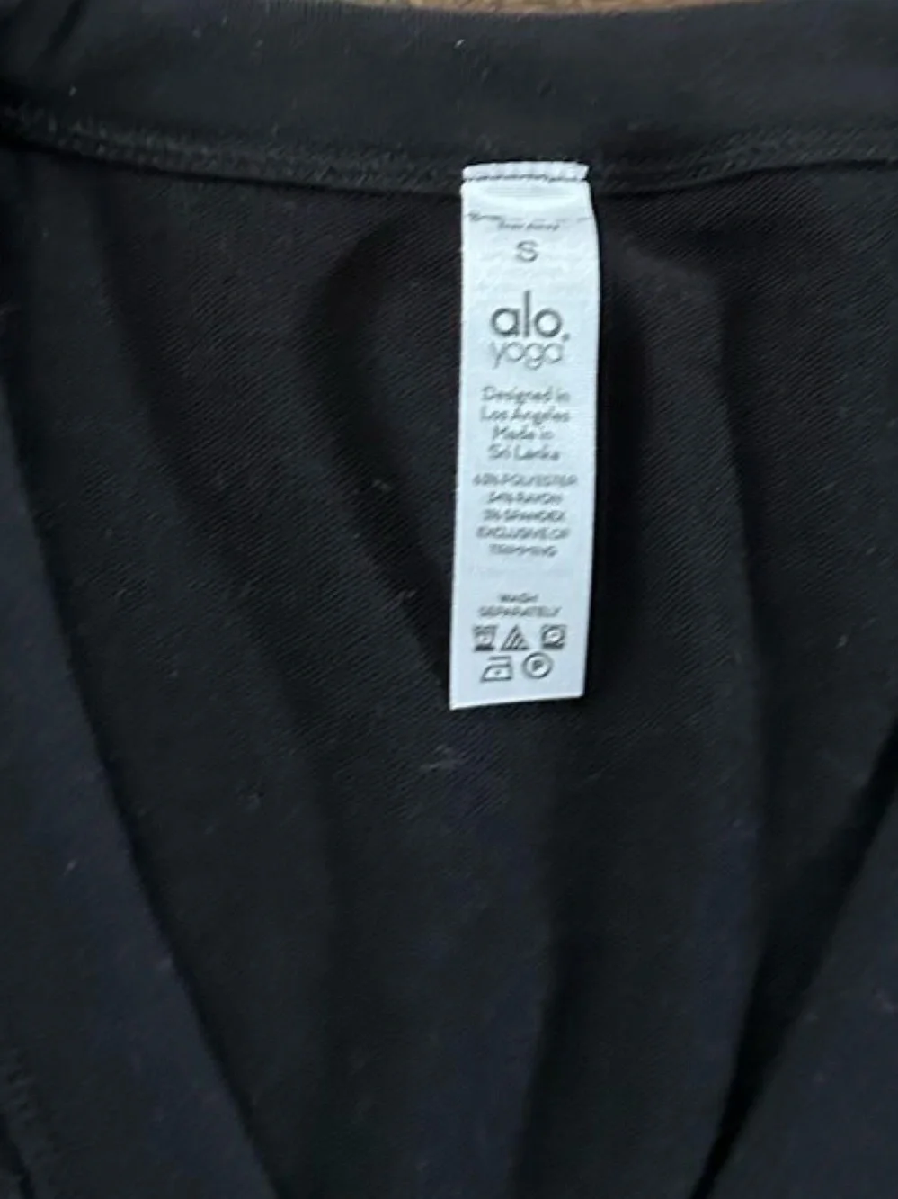 ALO Yoga Black Henley Pullover Cropped Size Small-EUC